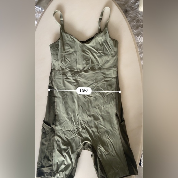 Outdoor Voices Zoom 8” Bodysuit Sandstone Tea Tree M - Picture 11 of 12